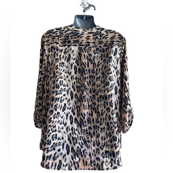 Notations Petite Animal Print Button Down Blouse • Used • Size: PXL - Picture 2 of 5
